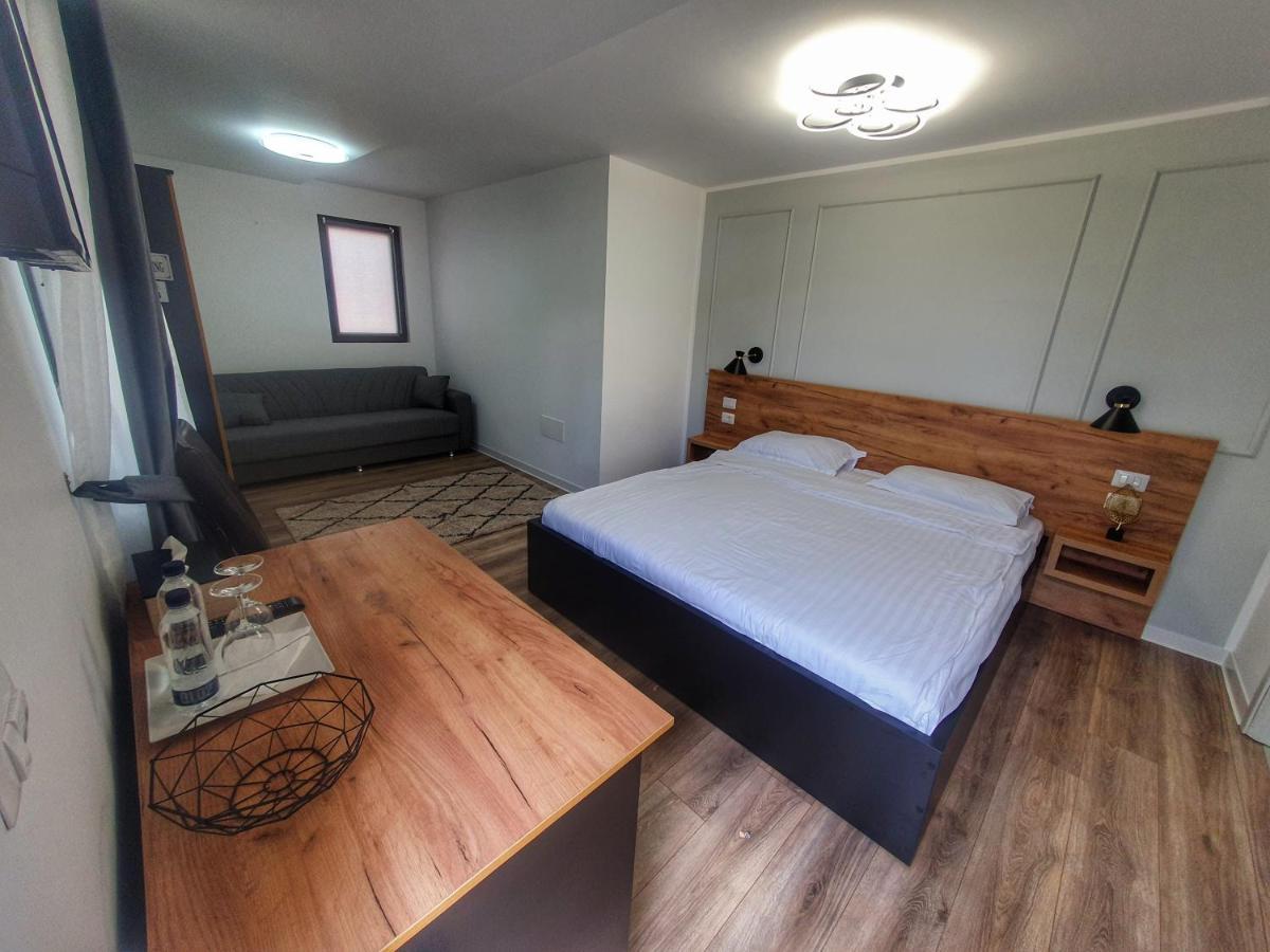 Vily Luxury Rooms Focşani Extérieur photo